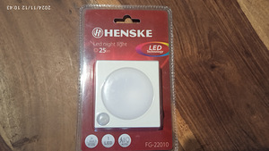 LED ночник с датчиком движения HENSKE. НОВЫЙ. 10 ШТ. (1 фото из 2)