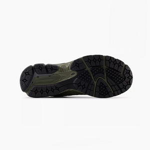 NEW BALANCE CORDURA 2002R (2 foto / 3)