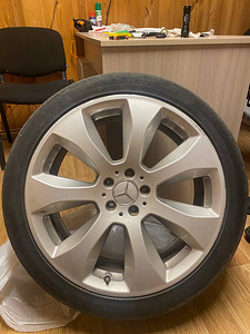 Mercedes veljed koos rehvidega 255/40zr20 101y 235/45zr20 10 (1 foto / 10)