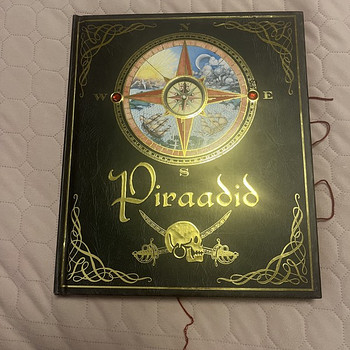Детская книга Пираты