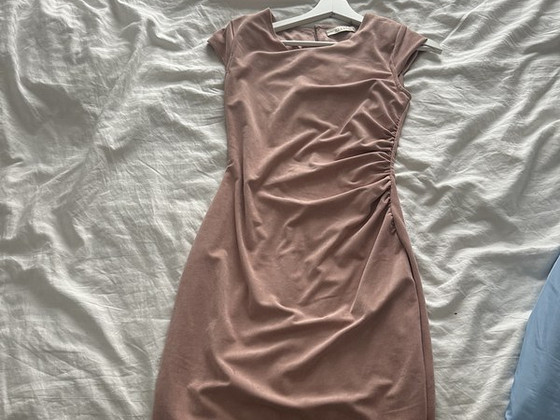 Платье guess