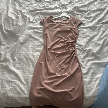 Платье guess