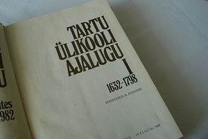 Tartu Ülikooli ajalugu (eesti keeles) (2 foto / 7)