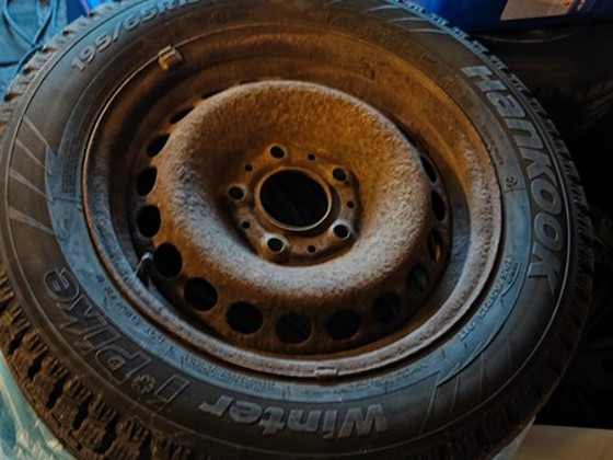 Hankook winter i*pike 195/65/15 DOT2109 4-6мм