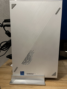 MSI Creator P50 11th Gaming (1 foto / 3)