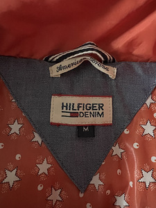 Пуховик Tommy Hilfiger M (3 фото из 3)