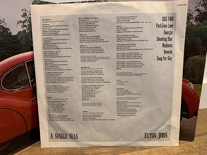 Elton John "A Single Man" (Винил) (4 фото из 6)
