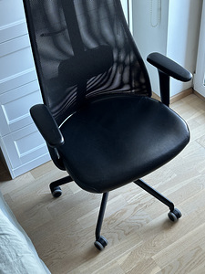 Офисное кресло Ikea JÄRVFJÄLLET (2 фото из 5)