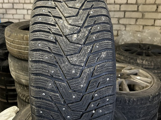 Зимние шины 225x40 R18
