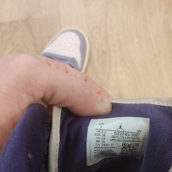Naiste Jordani tossud