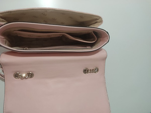 Сумка guess (1 фото из 3)