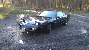 Pontiac Firebird (9 фото из 11)
