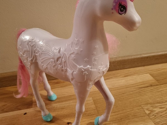 Barbie Dreamtopia единорог