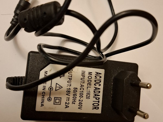 DC адаптер 18V 2A
