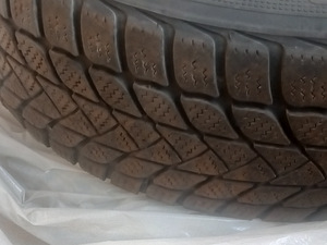 Продам зимнюю резину Landsail 185/65 R15 (3 фото из 6)