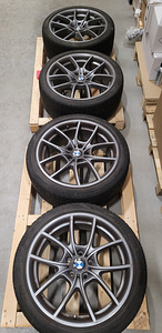 20" BMW оригинальные диски + шины 245/40 (1 фото из 5)