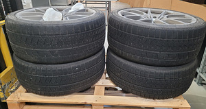 20" BMW оригинальные диски + шины 245/40 (4 фото из 5)