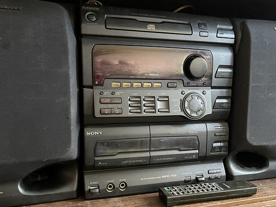 SONY HCD-H701 МУЗЫКАЛЬНЫЙ ЦЕНТР
