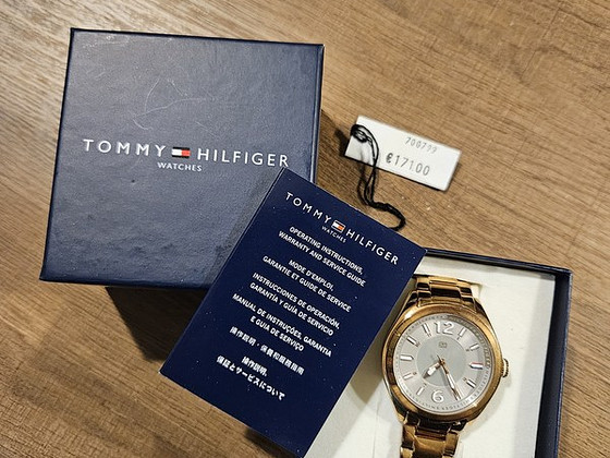 Женские наручные часы Tommy Hilfiger