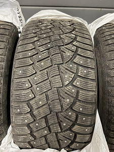 Шипованные шины Continental IceContact 2 275/40R21 T-XL (3 фото из 8)