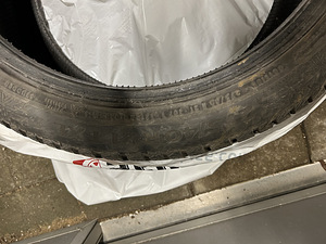 Шипованные шины Continental IceContact 2 275/40R21 T-XL (8 фото из 8)