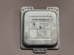 Esitule Juhtplokk Xenon Mercedes-Benz W211,E 320 (2006-2009) (1 foto / 2)