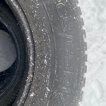 265/65/17 Nokian Hakkapeliitta 8