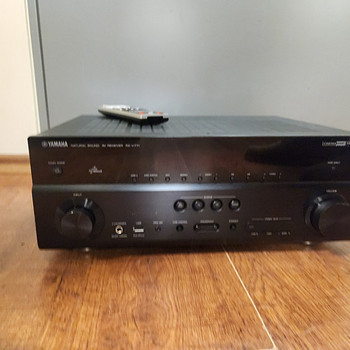 Yamaha RX-V771 7.2 Audio Video Receiver USB, LAN