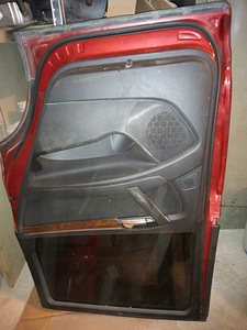 Q7 задняя дверь (1 фото из 2)
