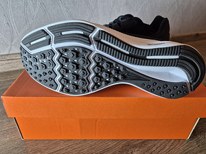 Nike женские беговые кроссовки (3 фото из 5)