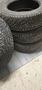 Continetal 215/65/17 xl (1 foto / 5)