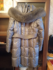 Пуховик женский (2 фото из 5)