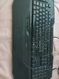 Müüja arvuti klaviatuur roccat (1 foto / 1)