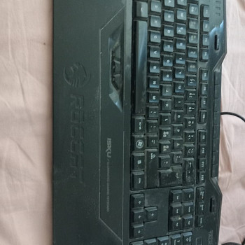 Продается компьютерная клавиатура Roccat