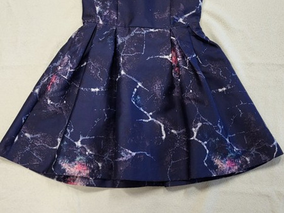 Pidulik kleit Lindex, suurus 146