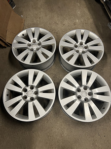 Subaru Tribeca R18 valuvelgede komplekt (1 foto / 5)