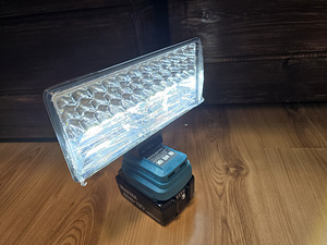 Uus Makita 18v LED töö valgus. 2 režiimi+ 2 USB (3 foto / 6)