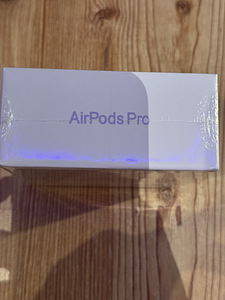 AirPods 2gen (подделка) (5 фото из 5)