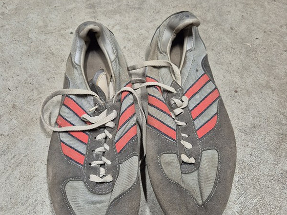 Retro naelikud Adidas