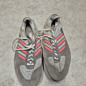 Retro naelikud Adidas