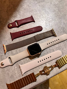Apple Watch SE 40 mm (1 foto / 3)