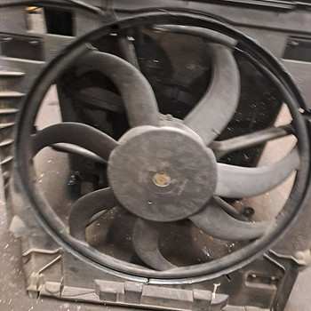 BMW E70 radiaatori ventilaator