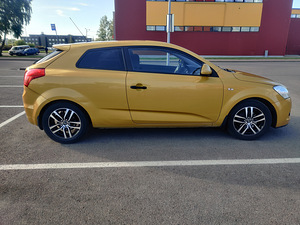 Kia Ceed (2 фото из 3)