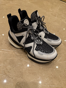 MICHAEL KORS , размер 9,5M (4 фото из 9)