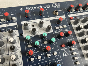 Аналоговый микшерный пульт Soundcraft LX7II с 24 каналами (3 фото из 6)