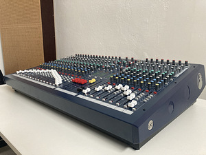 Аналоговый микшерный пульт Soundcraft LX7II с 24 каналами (5 фото из 6)