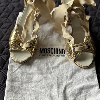 Очень шикарные женские туфли Moschino, размер 39, НОВЫЕ