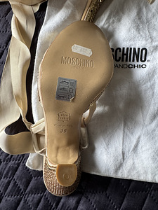 Moschino naiste väga šikid kingad, nr 39, UUS (4 foto / 6)