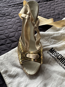 Moschino naiste väga šikid kingad, nr 39, UUS (5 foto / 6)