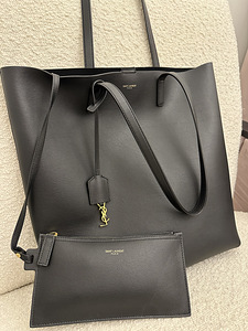 Saint Laurent (1 фото из 4)